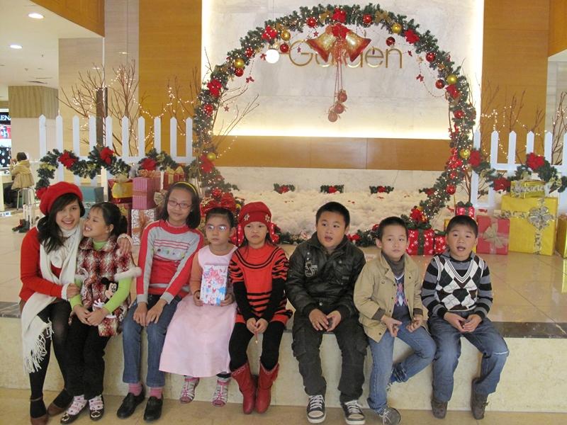 Ông già Noel và hành trình đem niềm vui giáng sinh tới gia đình AIC